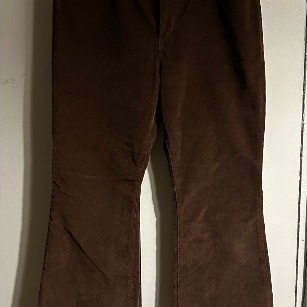 Women’s Levi's deep Brown Corduroy jeans. High waist. Size 32 w/stretch. - Picture 3 of 8
